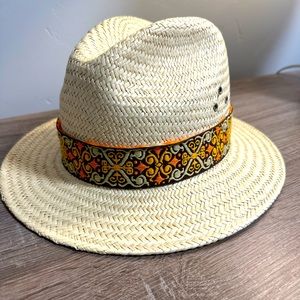 Woven straw fedora with jacquard band